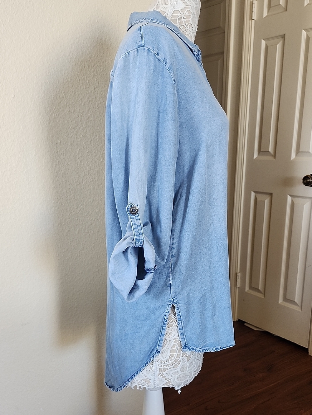 T&W Designs 100% Tencel Chambray Lightweight Denim Boho Chic Tunic Size L - Picture 3 of 11